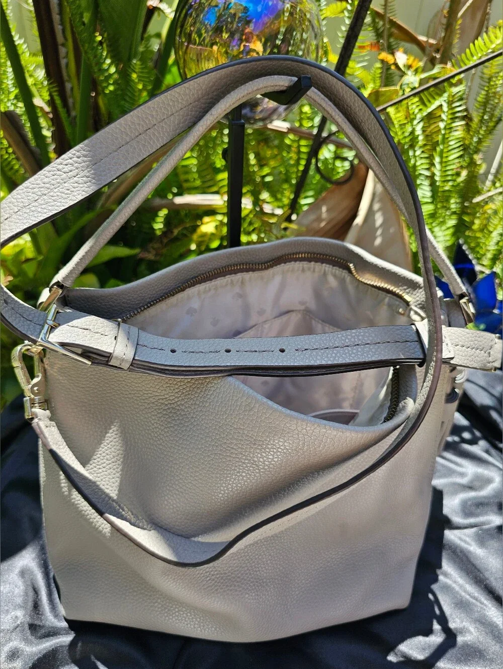 Kate Spade Leila Gray Pebbled Leather Bucket Hobo Bag Original Owner